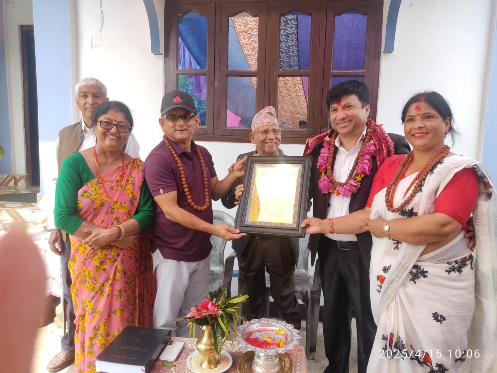 गायक तथा संगीतकार डा. टिका भण्डारीलाई मेचीनगरमा सम्मान